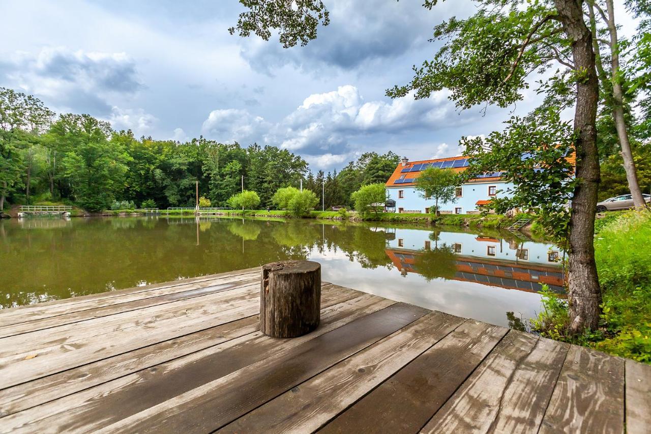 Penzion Bacalsky Mlyn Morasice  Buitenkant foto